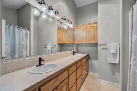 Tiny photo for 1394 NE Ochoco Avenue, Prineville, OR 97754 (MLS # 220215876)