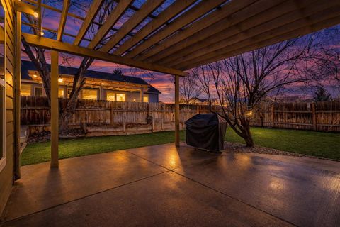 Tiny photo for 1394 NE Ochoco Avenue, Prineville, OR 97754 (MLS # 220215876)