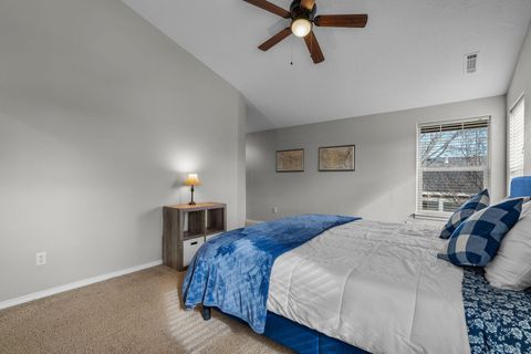 Tiny photo for 1394 NE Ochoco Avenue, Prineville, OR 97754 (MLS # 220215876)