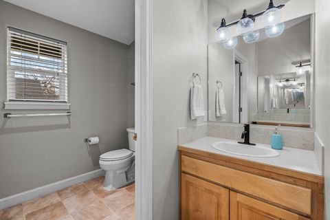 Tiny photo for 1394 NE Ochoco Avenue, Prineville, OR 97754 (MLS # 220215876)