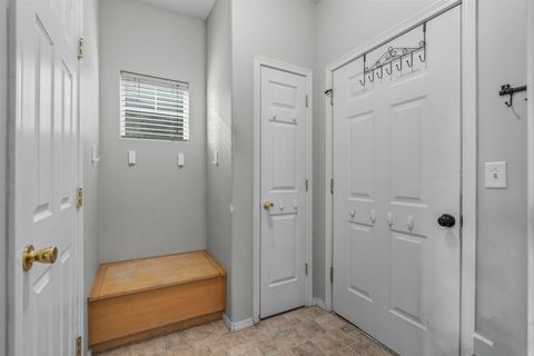 Tiny photo for 1394 NE Ochoco Avenue, Prineville, OR 97754 (MLS # 220215876)