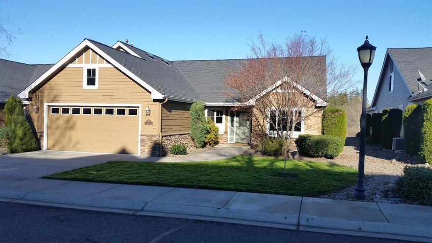 Gorgeous recently updated home in a quiet gated community overlooking the E.P. Golf Course and great views of Mt. McLoughlin too. This beautiful 2bd/2ba home with almost 2,000 sq.ft. has been extensively updated and is move in ready. This home has a great open floor plan with lots of windows, huge living room with vaulted ceilings, separate formal dining room/den, oversized kitchen with granite counter tops, pantry & new stainless appliances. Master bath with new granite counters, heated tiled floors and new tiled shower. Large laundry room w/utility sink and storage. This home has all new upgraded engineered wood floors, tiled floors in the entry, baths & utility, new gas F-P with stone accents , new water heater, plumbing & lighting fixtures. New open beam accents in the vaulted living room & master bedroom, new hardware, ceiling fans & sky-lites, window coverings, interior paint and much more. Huge over-sized patio plumbed for gas BBQ, finished 2 car garage. This is a must see!