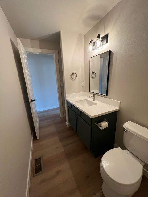 Tiny photo for 537 SE Ponderosa Drive, Madras, OR 97741 (MLS # 220212951)