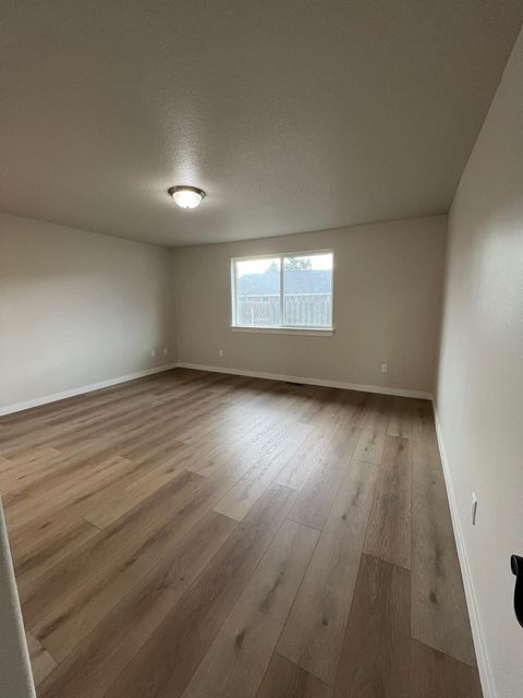 Tiny photo for 537 SE Ponderosa Drive, Madras, OR 97741 (MLS # 220212951)