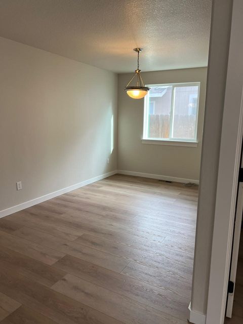 Tiny photo for 537 SE Ponderosa Drive, Madras, OR 97741 (MLS # 220212951)