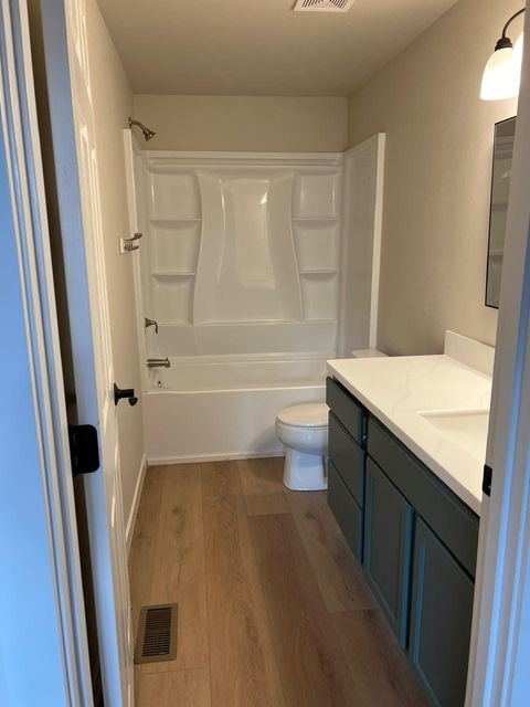 Tiny photo for 537 SE Ponderosa Drive, Madras, OR 97741 (MLS # 220212951)