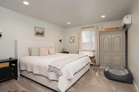 Tiny photo for 1153 Annalise Street, Central Point, OR 97502 (MLS # 220216874)