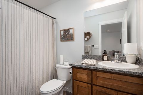 Tiny photo for 1153 Annalise Street, Central Point, OR 97502 (MLS # 220216874)