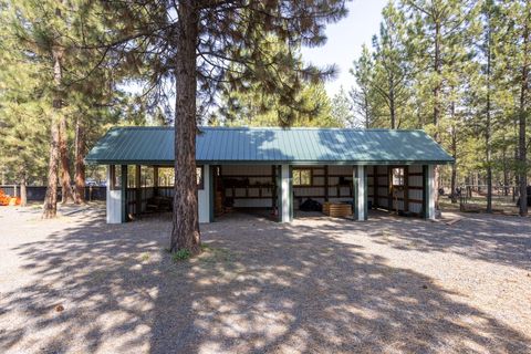 Tiny photo for 15007 Ponderosa Loop, La Pine, OR 97739 (MLS # 220216343)
