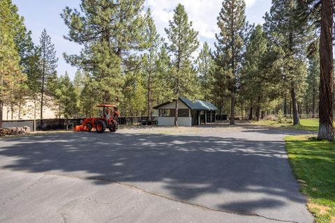 Tiny photo for 15007 Ponderosa Loop, La Pine, OR 97739 (MLS # 220216343)
