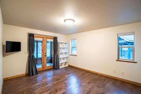 Tiny photo for 15007 Ponderosa Loop, La Pine, OR 97739 (MLS # 220216343)