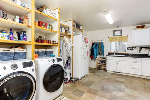 Tiny photo for 15007 Ponderosa Loop, La Pine, OR 97739 (MLS # 220216343)