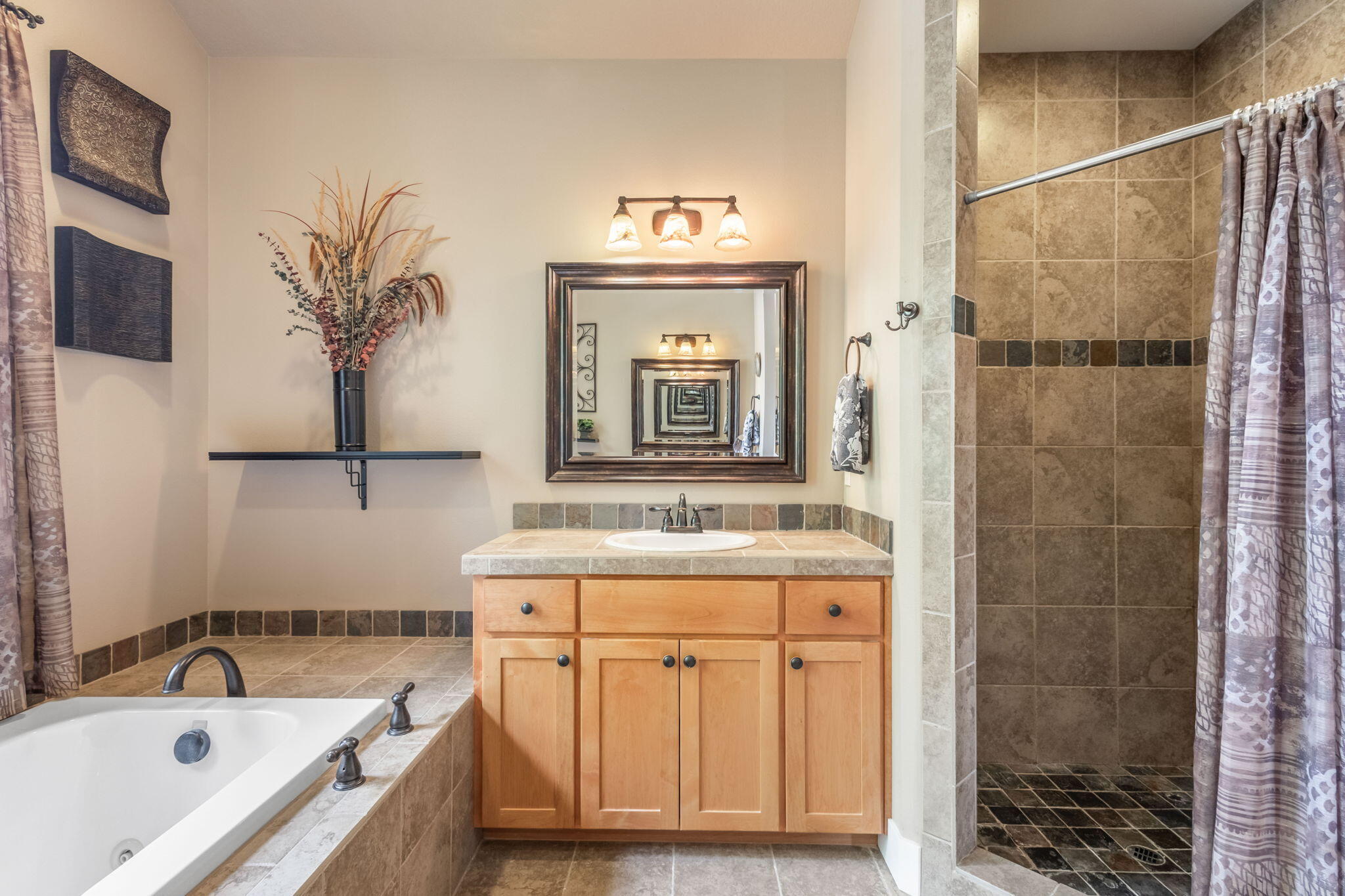 Kian Canyon - Residential