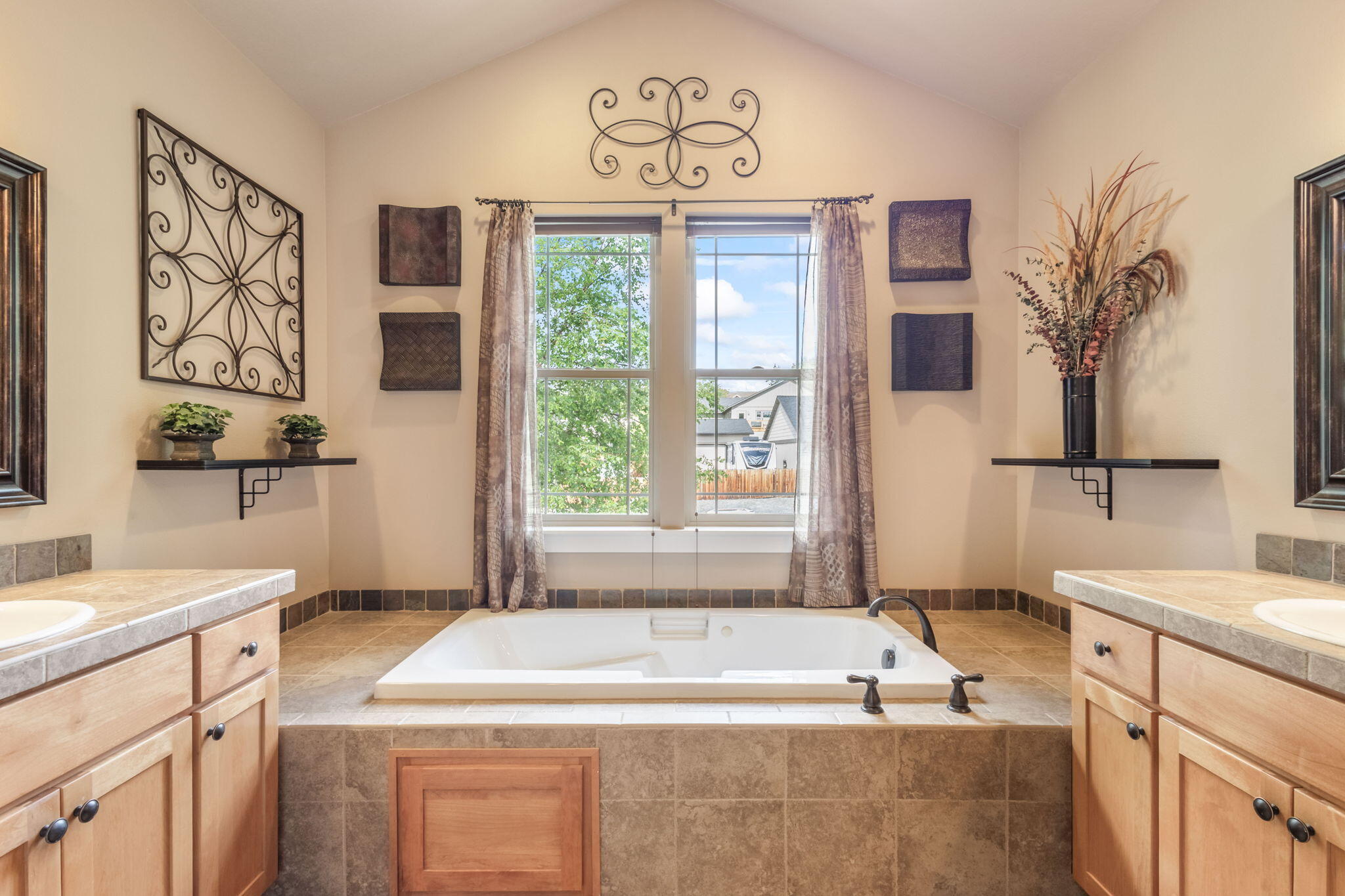 Kian Canyon - Residential