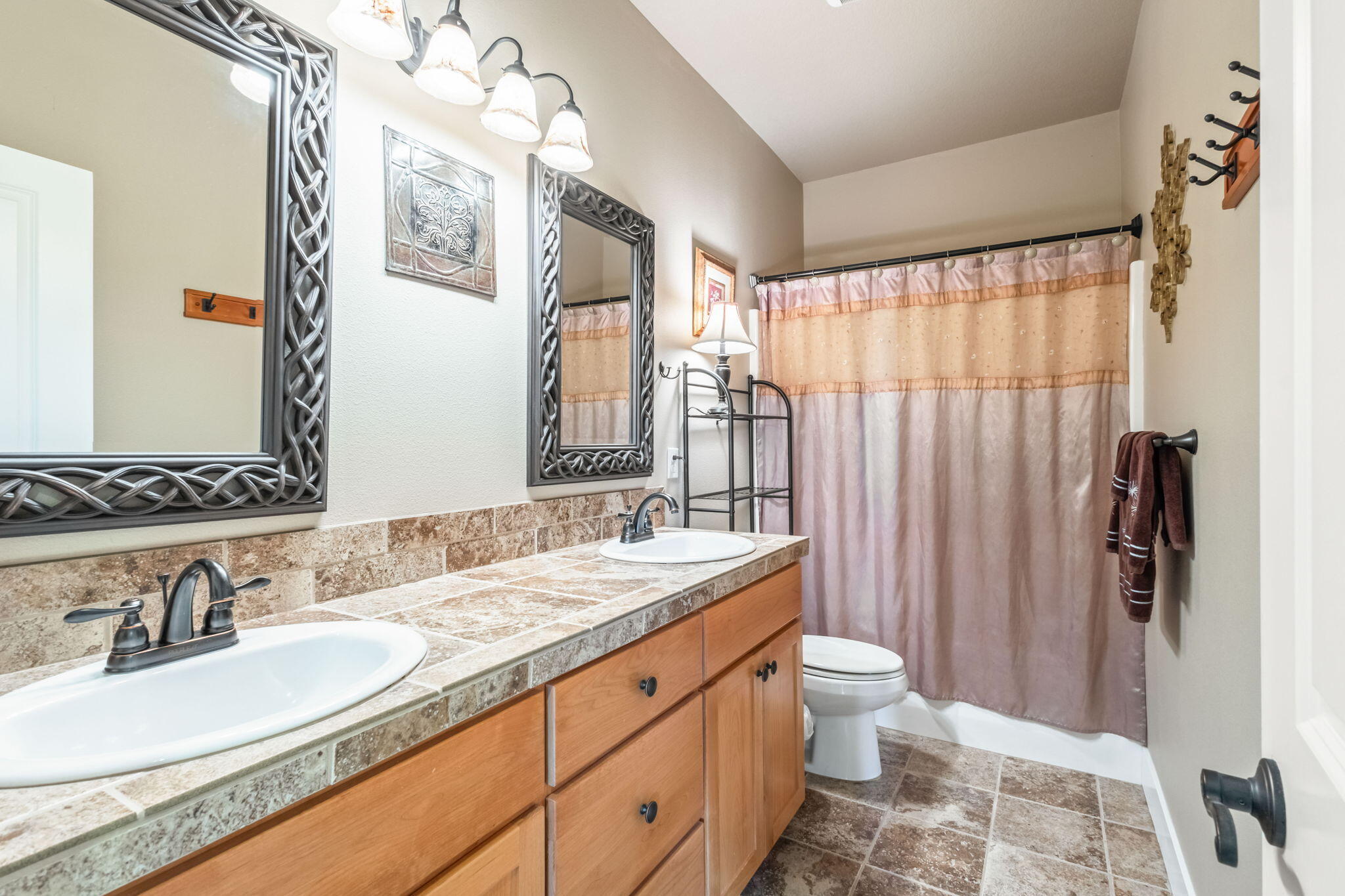 Kian Canyon - Residential