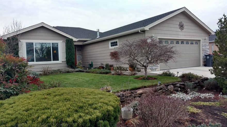 Gorgeous home with family room that allows natural light to flow. There is a formal dining area as well that owner is using as an extended living room. The kitchen has beautiful tile back splash with granite counters and a large under mount sink. This home has a huge master with walk in closet as well as two other rooms that are large. Outside you will find huge RV parking behind the gate with a grape arbor and nice backyard. Relax under the covered patio and enjoy the evenings.