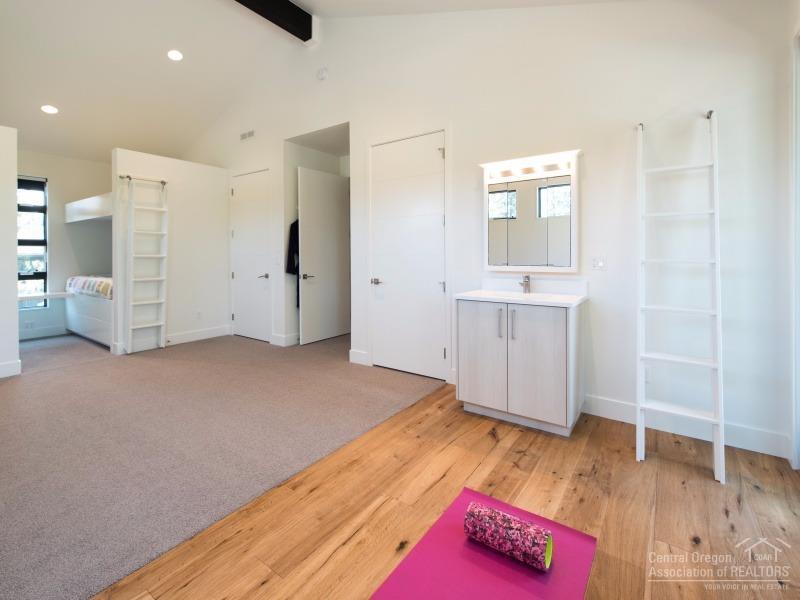 Skyliner Summit - Residential