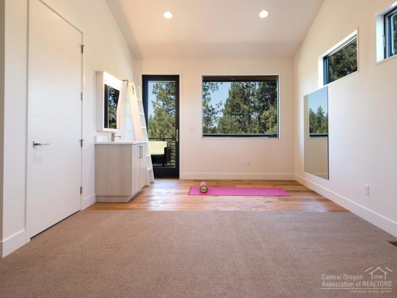 Skyliner Summit - Residential