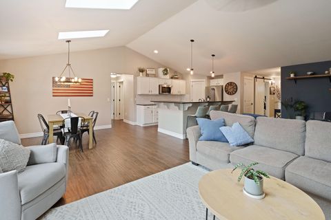 Tiny photo for 20017 Voltera Place, Bend, OR 97702 (MLS # 220214304)