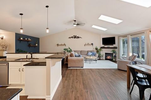 Tiny photo for 20017 Voltera Place, Bend, OR 97702 (MLS # 220214304)