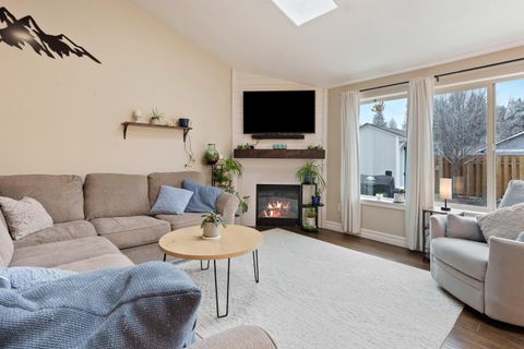 Tiny photo for 20017 Voltera Place, Bend, OR 97702 (MLS # 220214304)