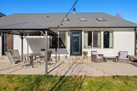 Tiny photo for 20017 Voltera Place, Bend, OR 97702 (MLS # 220214304)