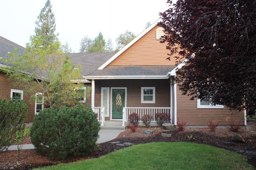 Immaculate condition, shows very well! This 3-bedroom, 2-bathroom, 1,566 sq. ft. home features an open and split floor plan, vaulted ceiling, fireplace, island, tile countertops and large master bedroom with large walk-in closet. There is a 10x24 unfinished area over the garage that can easily be another bedroom or family room. Home is located on quiet cul-de-sac in a good neighborhood, on .35-acre. Must tour to appreciate!