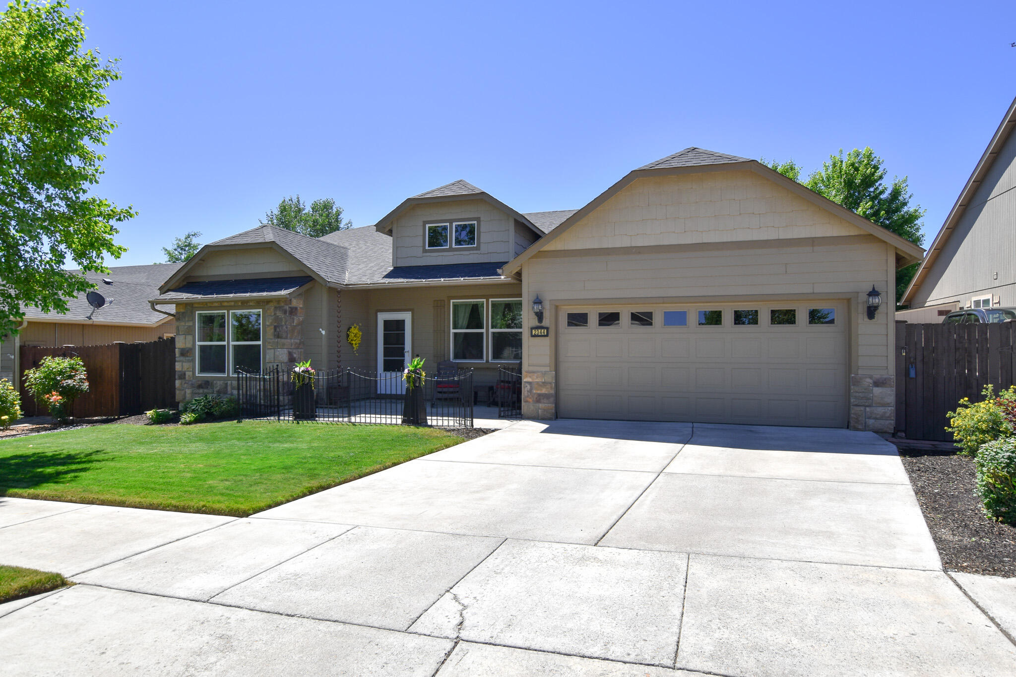 2344 NW Glen Oak Avenue
