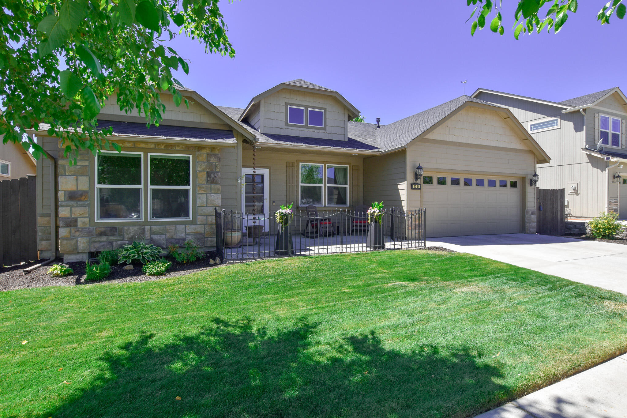 2344 NW Glen Oak Avenue