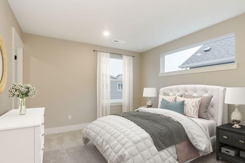 Tiny photo for 20894 SE Denver Drive, Bend, OR 97702 (MLS # 220215413)