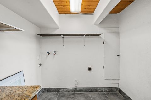 Tiny photo for 348 Ridgewood Drive, Jacksonville, OR 97530 (MLS # 220211186)