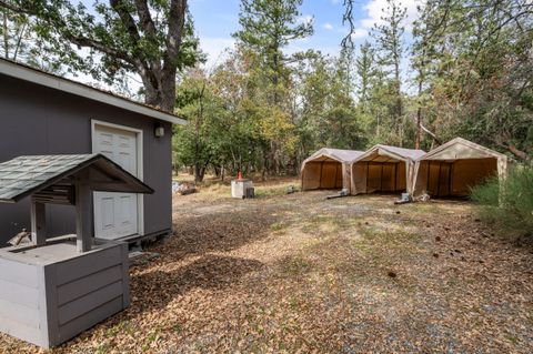 Tiny photo for 348 Ridgewood Drive, Jacksonville, OR 97530 (MLS # 220211186)