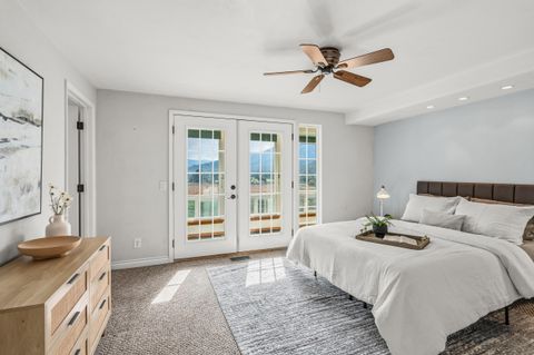 Tiny photo for 348 Ridgewood Drive, Jacksonville, OR 97530 (MLS # 220211186)