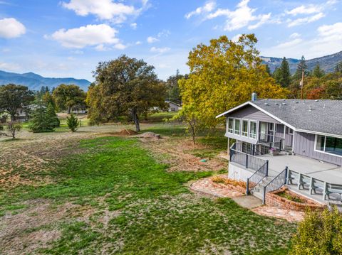 Tiny photo for 348 Ridgewood Drive, Jacksonville, OR 97530 (MLS # 220211186)