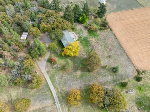 Tiny photo for 348 Ridgewood Drive, Jacksonville, OR 97530 (MLS # 220211186)