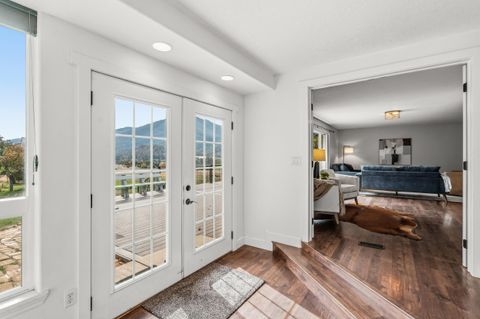 Tiny photo for 348 Ridgewood Drive, Jacksonville, OR 97530 (MLS # 220211186)