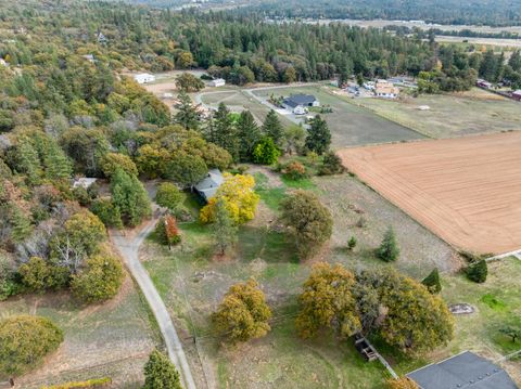 Tiny photo for 348 Ridgewood Drive, Jacksonville, OR 97530 (MLS # 220211186)