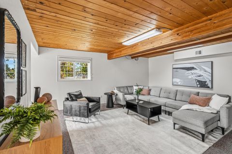 Tiny photo for 348 Ridgewood Drive, Jacksonville, OR 97530 (MLS # 220211186)