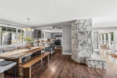 Tiny photo for 348 Ridgewood Drive, Jacksonville, OR 97530 (MLS # 220211186)