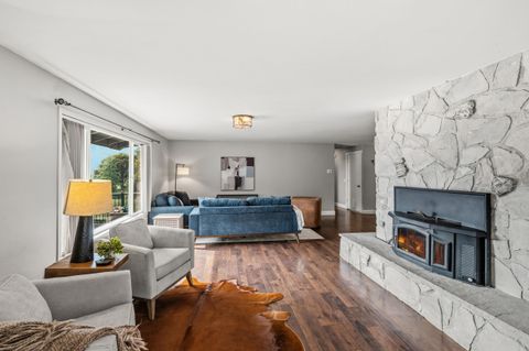 Tiny photo for 348 Ridgewood Drive, Jacksonville, OR 97530 (MLS # 220211186)