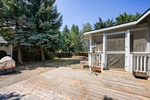 Tiny photo for 1622 NW Spruce Avenue, Redmond, OR 97756 (MLS # 220227359)