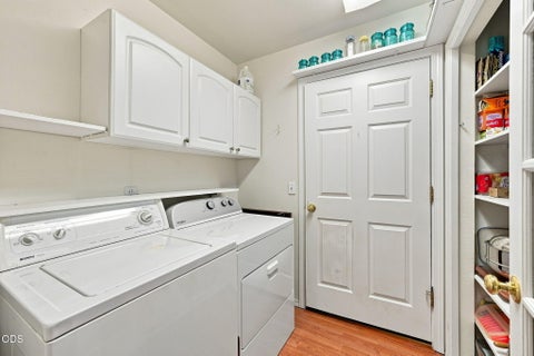Tiny photo for 1622 NW Spruce Avenue, Redmond, OR 97756 (MLS # 220227359)
