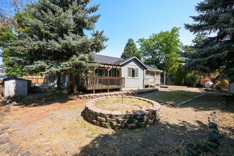 Tiny photo for 1622 NW Spruce Avenue, Redmond, OR 97756 (MLS # 220227359)