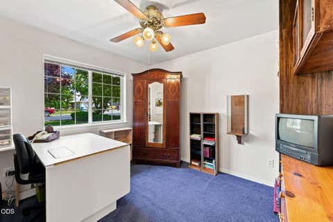 Tiny photo for 1622 NW Spruce Avenue, Redmond, OR 97756 (MLS # 220227359)