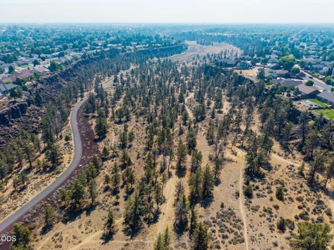 Tiny photo for 1622 NW Spruce Avenue, Redmond, OR 97756 (MLS # 220227359)