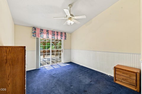 Tiny photo for 1622 NW Spruce Avenue, Redmond, OR 97756 (MLS # 220227359)