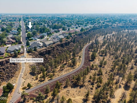 Tiny photo for 1622 NW Spruce Avenue, Redmond, OR 97756 (MLS # 220227359)