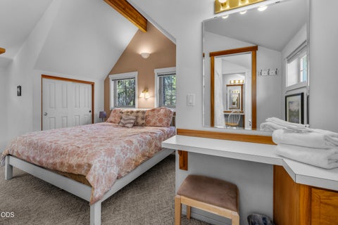 Tiny photo for 18151 Timber Lane, Sunriver, OR 97707 (MLS # 220229904)