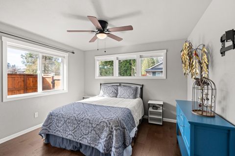 Tiny photo for 2035 SW Truman Way, Grants Pass, OR 97526 (MLS # 220216744)