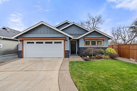 Photo of 2035 SW Truman Way, Grants Pass, OR 97526 (MLS # 220216744)